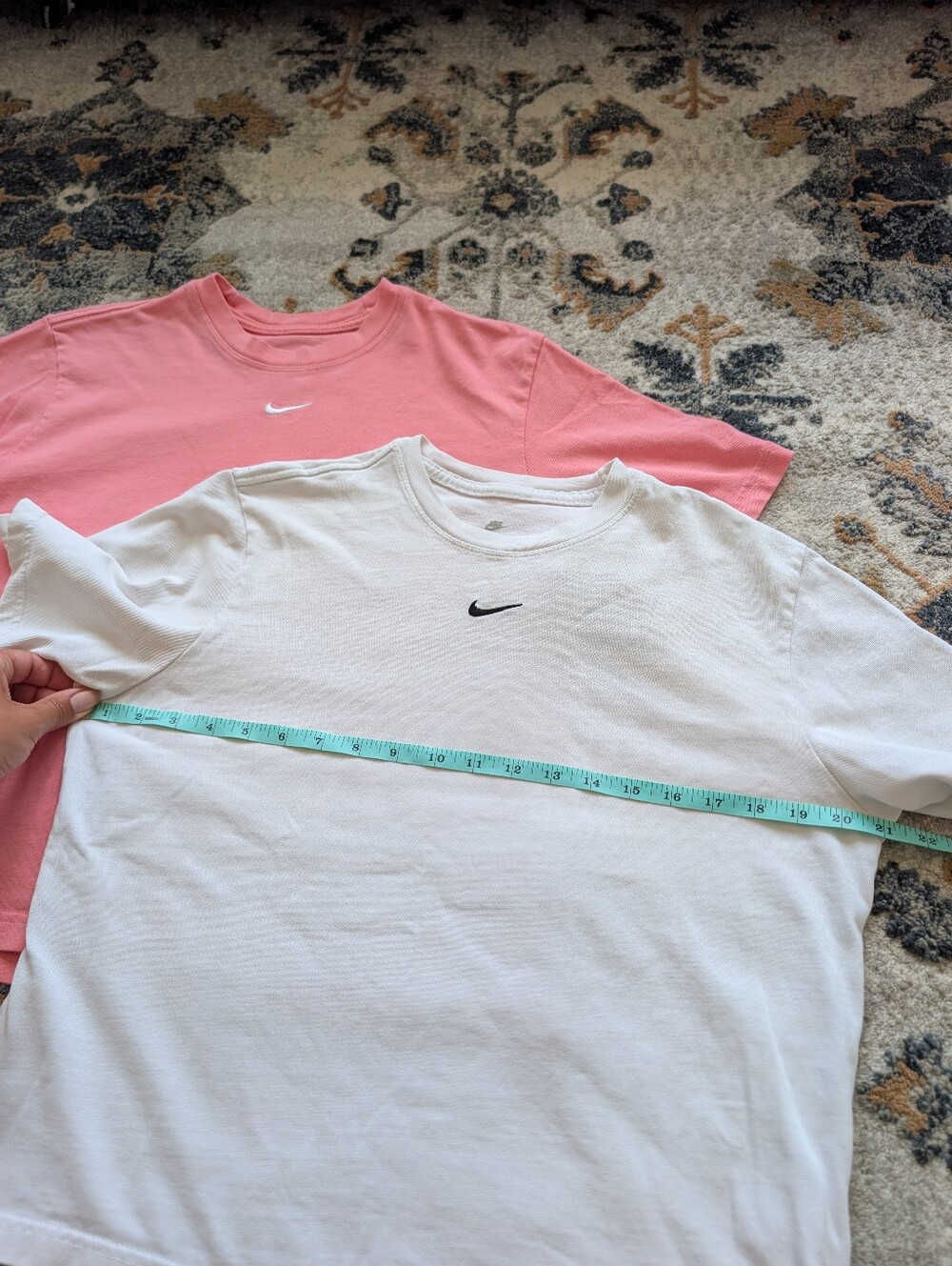 Nike Loose Fit Women's T Shirt Bundle Of 2 Small - Picture 4 of 7